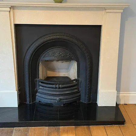 Bright 2bdr In Blackrock