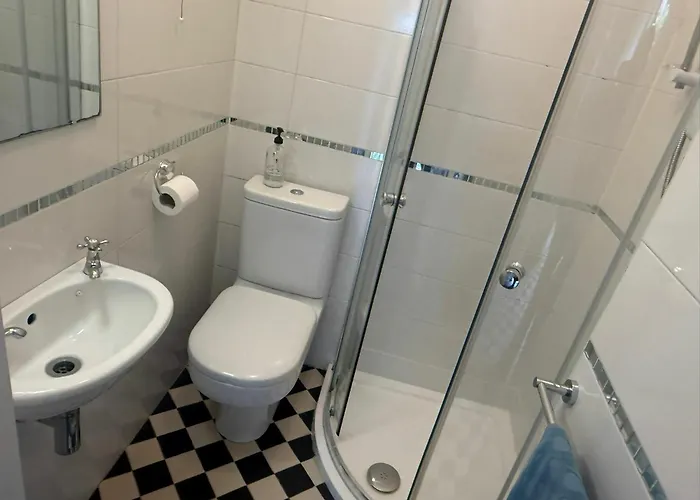 Bright 2bdr In Blackrock Cork *