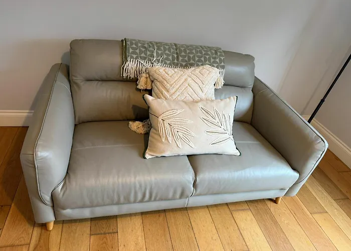 Bright 2bdr In Blackrock *