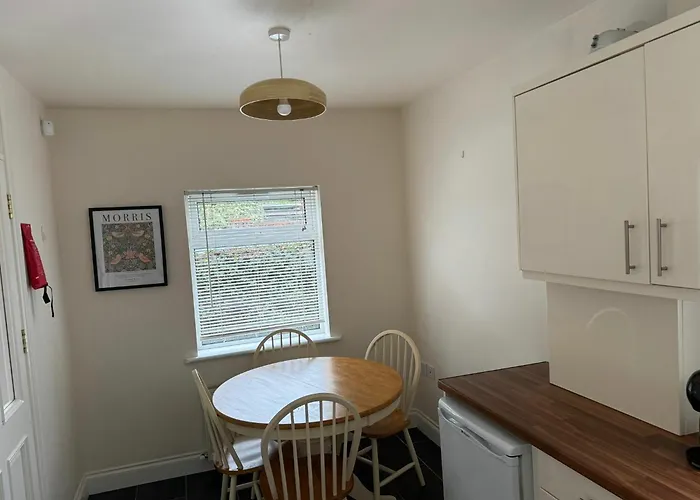 Bright 2bdr In Blackrock Cork